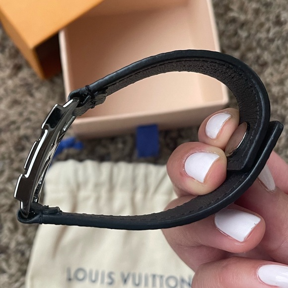 LOUIS VUITTON Hockenheim Bracelet Eclipse Monogram Eclipse Size 17 - Picture 10 of 10